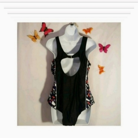 Catalina Womens Swimsuit One-Piece. - Picture 5 of 8